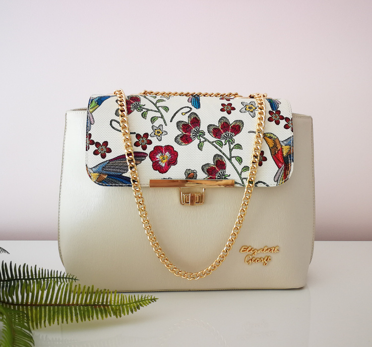 Дамска чанта ELIZABETH GEORGE в екрю с принт колибри