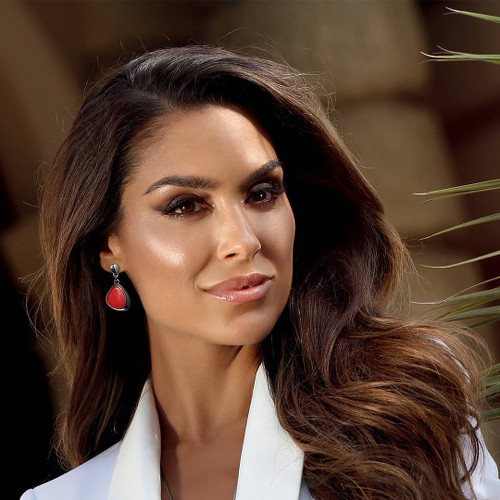 Деликатни дамски обеци в червено