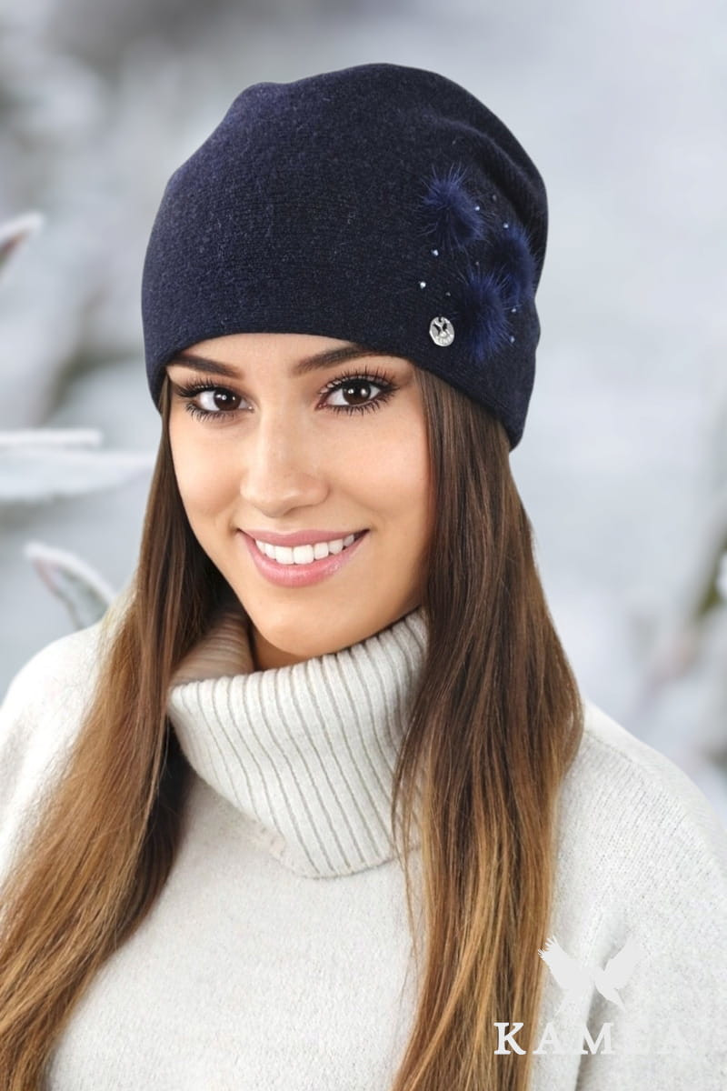 Вълнена дамска шапка KAMEA в тъмносиньо с пухчета - модел ONYKS