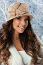 Вълнена дамска шапка WILLI с елегантна визия – модел SEJLA в бежово